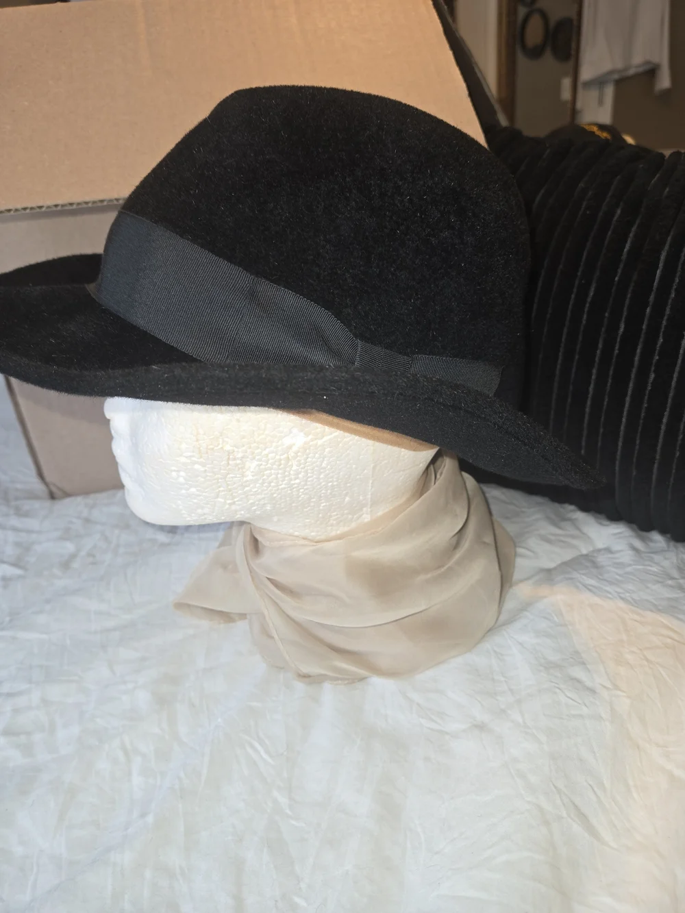 Paul Stuart Paul Stuart Black Wool Felt Fedora Hat with Grosgrain Band